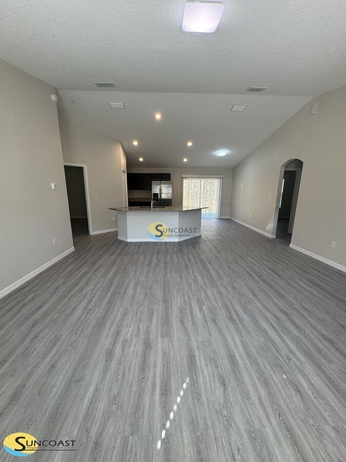 Building Photo - 125 Juniper Loop Cir