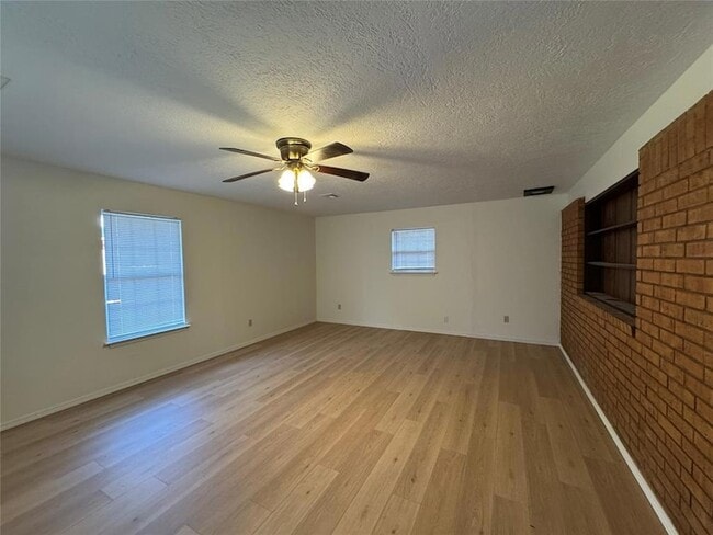 Building Photo - 4765 Spiva Dr