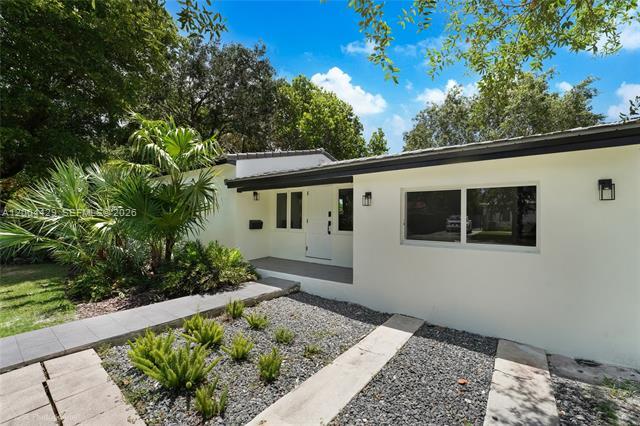 Building Photo - 5830 SW 51st St
