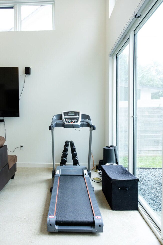 Building Photo - 507 S Park Dr