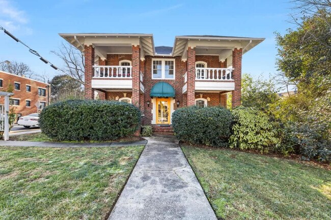 Building Photo - 536 Hawthorne Ln