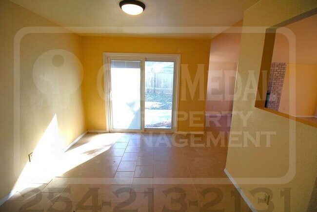 Building Photo - 2002 Sherman Dr