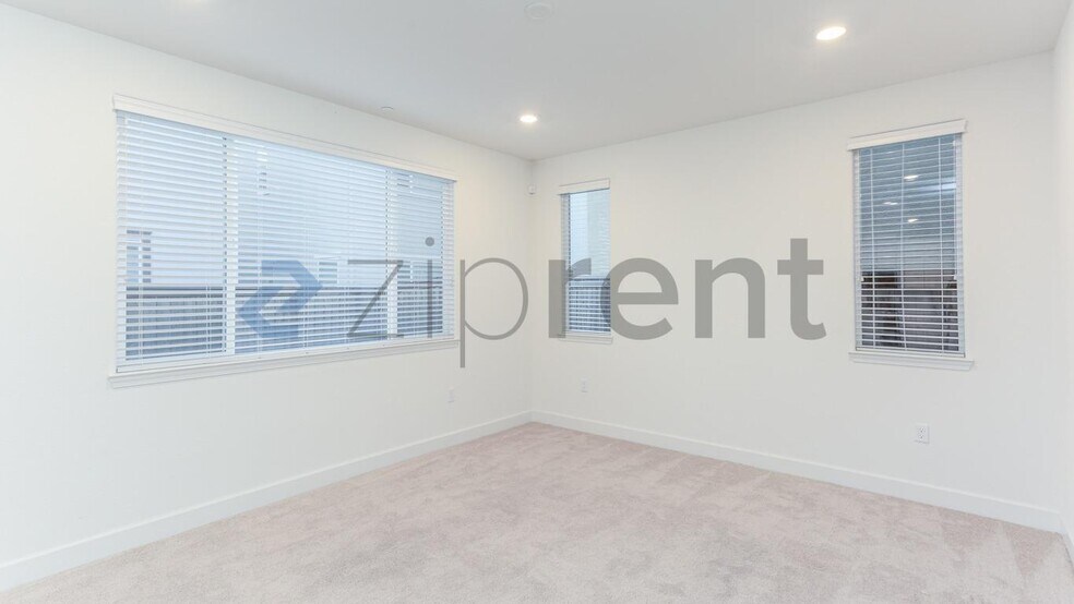 Building Photo - 3500 Nuestra Ave