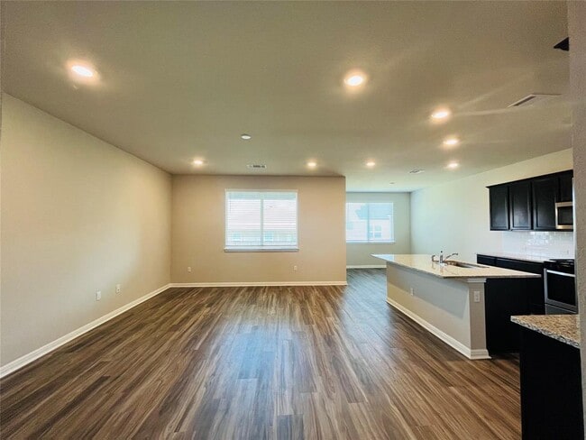 Building Photo - 121 Arrowhead Vine St