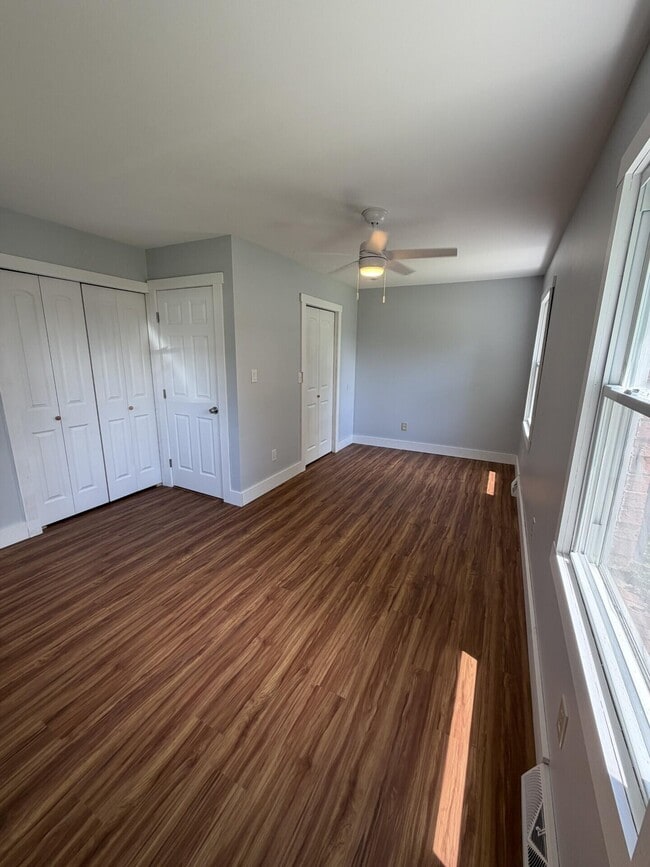 Building Photo - 721 Wayland Dr