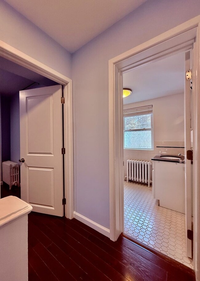 Building Photo - 2+ BED/1.5 BA Solid HOUSE in great East Passyunk/LOMO location w/ Central AC-HARDWOOD Flooring-WA...