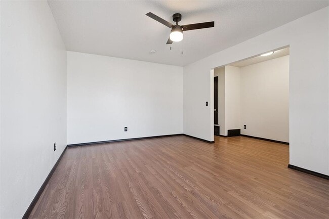 Building Photo - 1420 NE 8th St