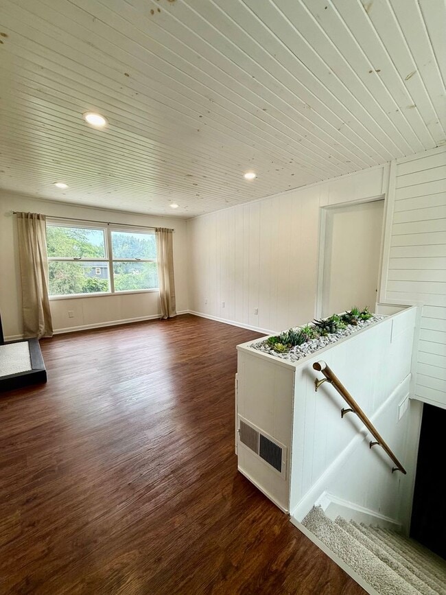 Building Photo - Four Bedroom Home in Kalamazoo