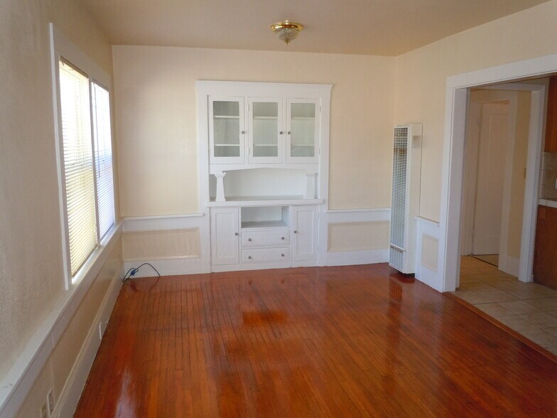 Building Photo - 1094 Aileen St