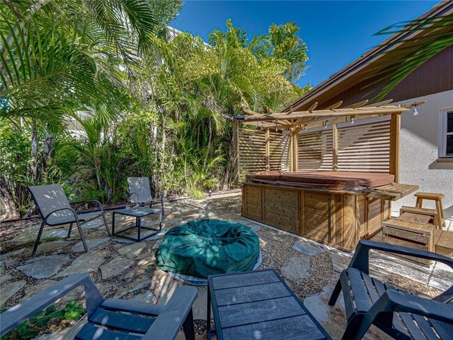 Building Photo - 7125 Shore Dr S