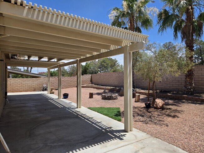 Building Photo - 8417 San Ramon Dr