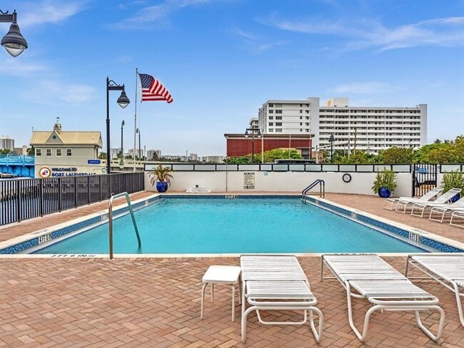 Building Photo - 5100 Dupont Blvd