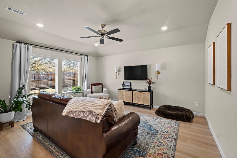 Building Photo - 2219 S 9th St