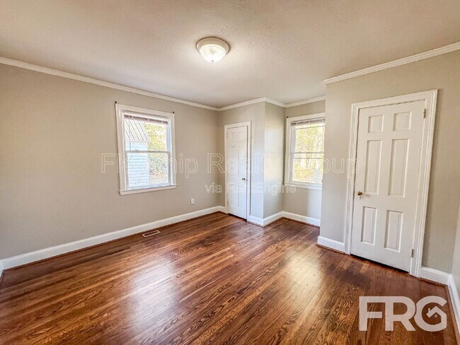 Building Photo - 611 Rudolph St