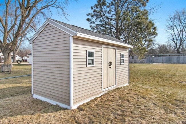 Building Photo - 1730 S Madison St