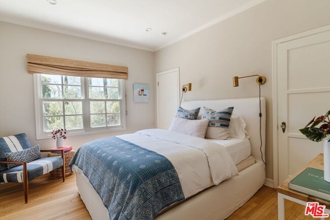 Building Photo - 231 S Thurston Ave