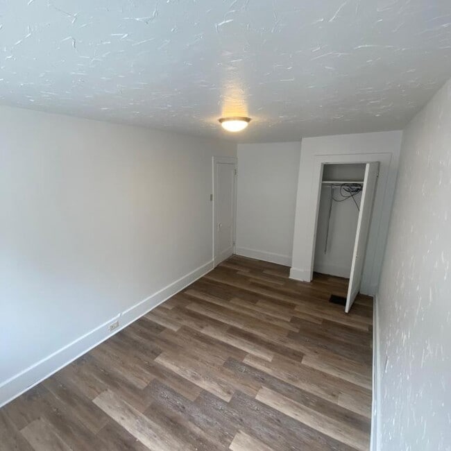 Building Photo - 1611 Lynn Ave