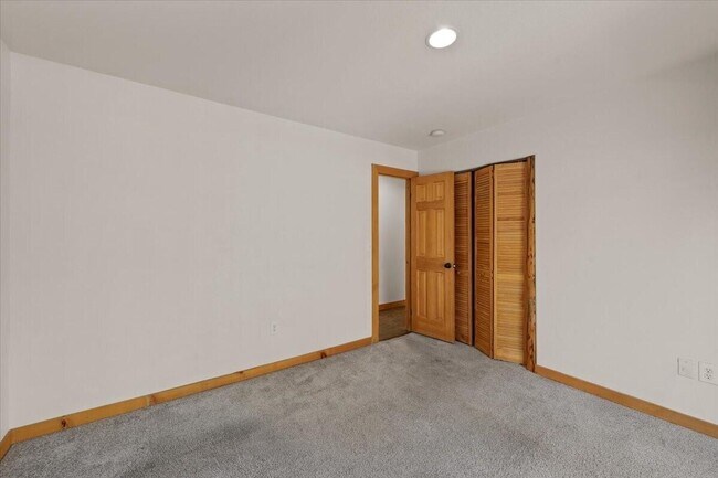 Building Photo - 432 Chipowood