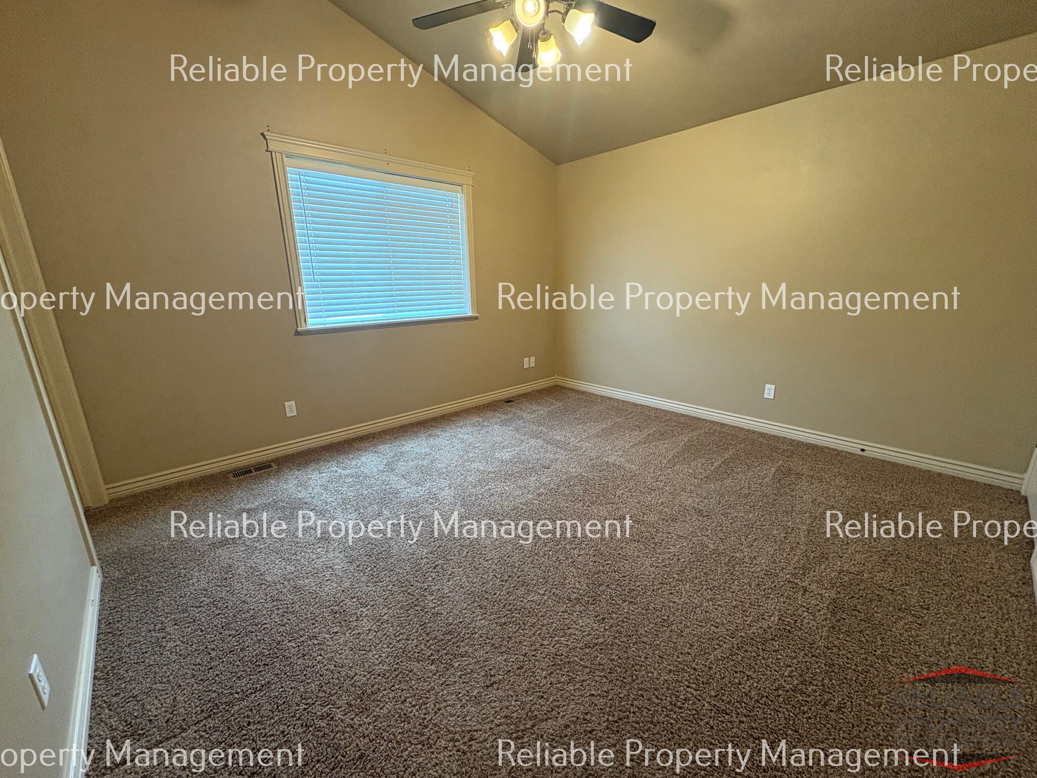 Building Photo - 1060 Stevens Dr