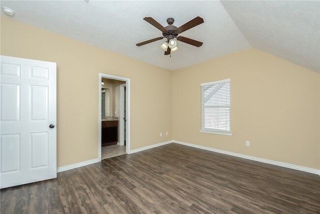 Building Photo - 3361 Keefer Loop