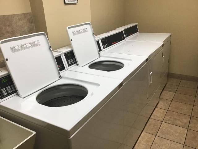 Building Photo - 1 bedroom in Chiago IL 60613