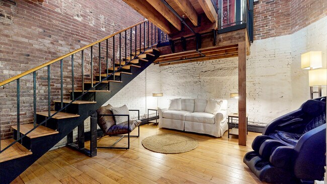 Building Photo - 19 Stanhope St