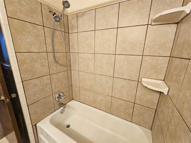 Building Photo - 1437 NW Great Plains Blvd