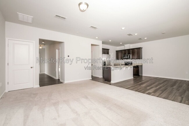 Building Photo - 804 McKenzie Pk Ter