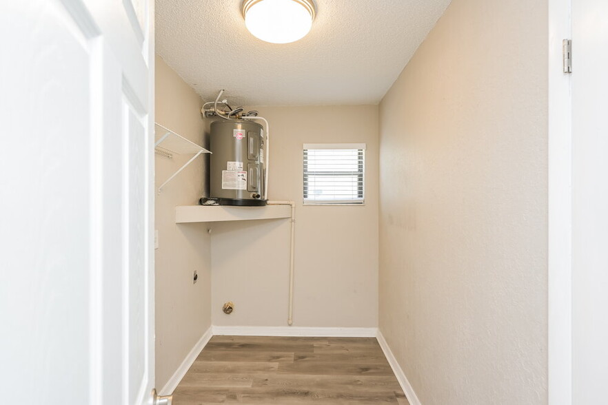 Building Photo - 7344 Ashmore Dr