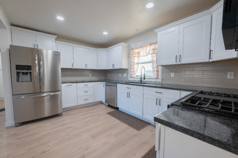 Building Photo - 945 N 7th E St