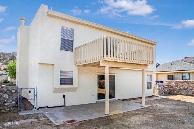 Building Photo - 929 Totonaca Ln