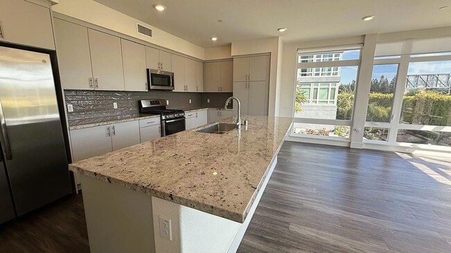 Building Photo - 5933 Sunstone Dr