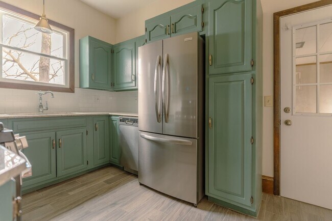 Building Photo - Stunning 2 bed, 1 bath, first floor apartment with views of Mill Run