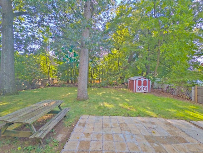 Building Photo - 8 Howard Ct