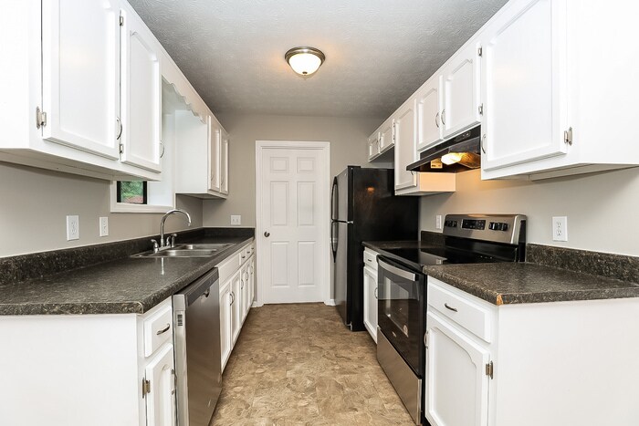 Building Photo - 406 Highland Dr