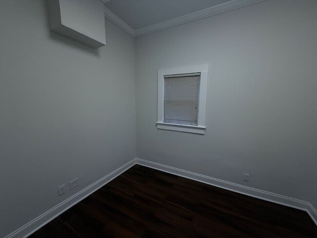 Building Photo - 3 Bedroom and 1 Bath