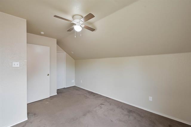 Building Photo - 404 Kings Way Dr