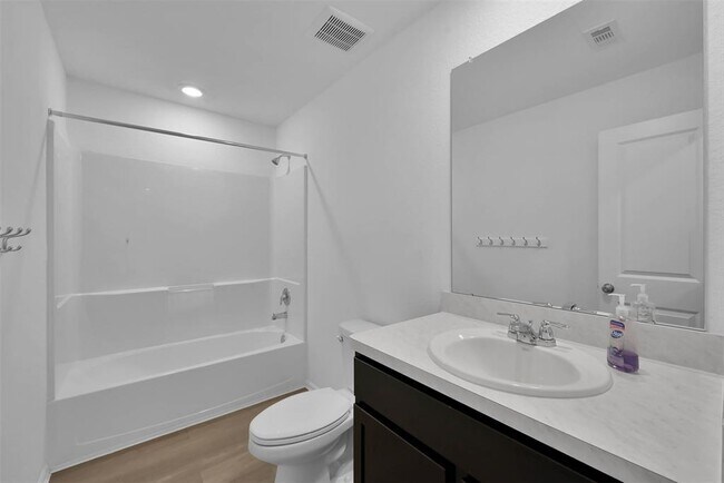 Building Photo - 3795 Solanum Dr