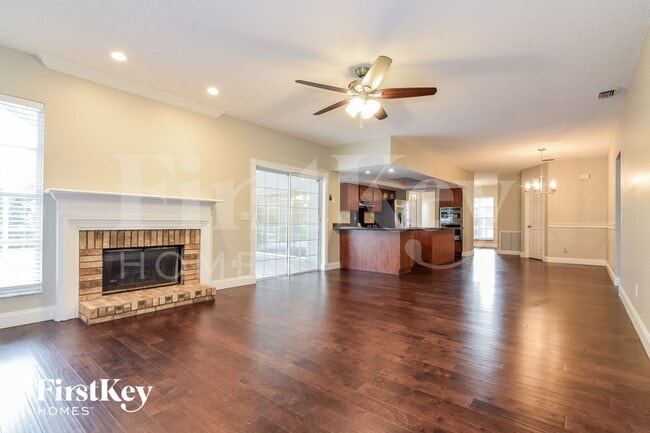 Building Photo - 2612 Crestfield Dr