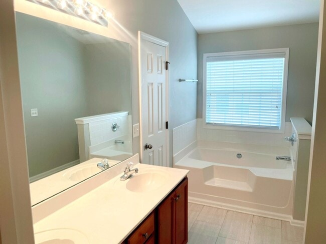 Building Photo - 2205 Pebble Beach Dr