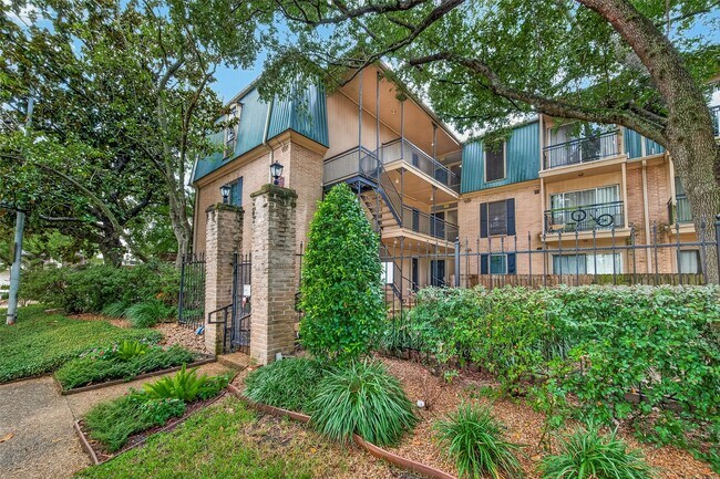 Building Photo - 4515 Briar Hollow Pl