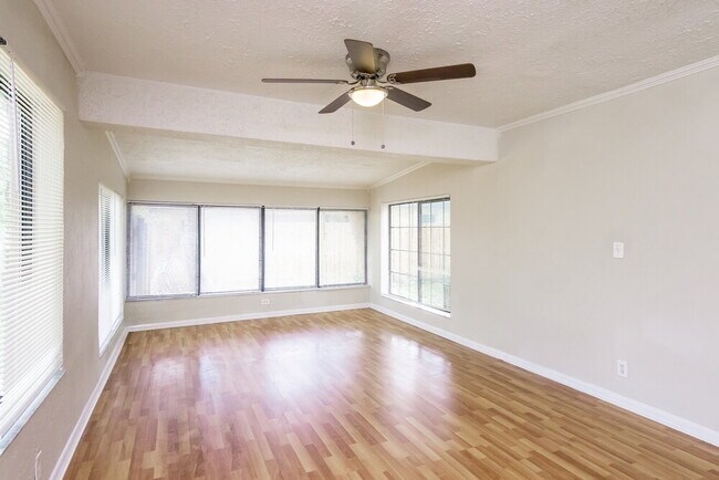 Building Photo - 3880 Jackson Blvd