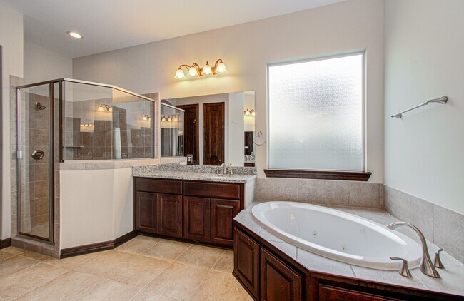 Building Photo - 5711 Avon Landing Ln
