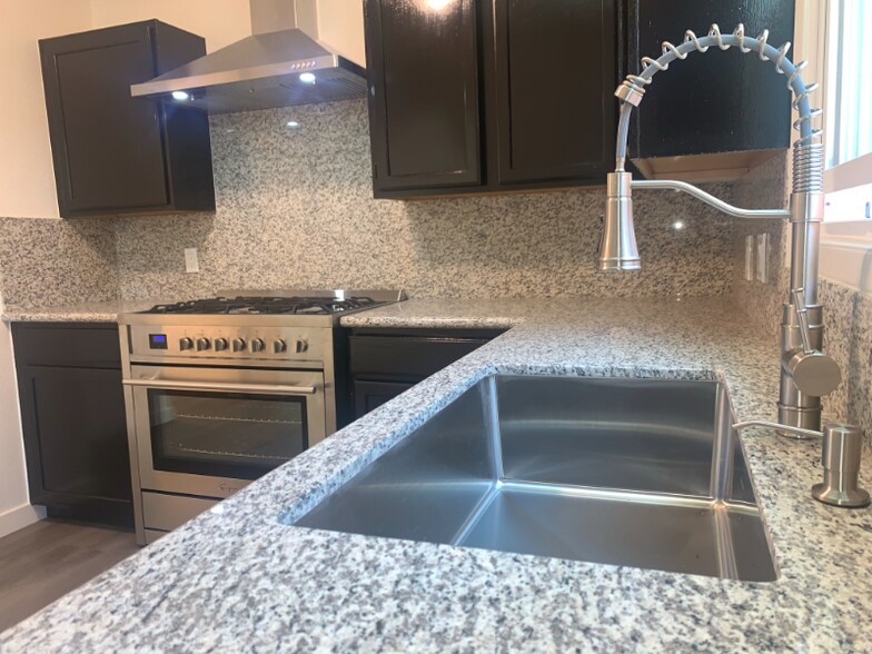 Building Photo - 2650 S La Salle Ave