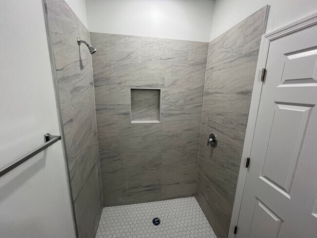 Building Photo - BRAND NEW MODERN SF HOME 3BD+den/2BA with GARAGE IN LEHIGH ACRES!