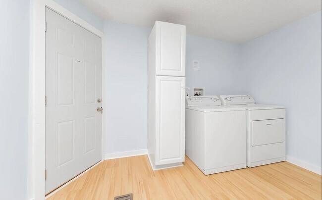 Building Photo - 1044 Muskegon Ave NW