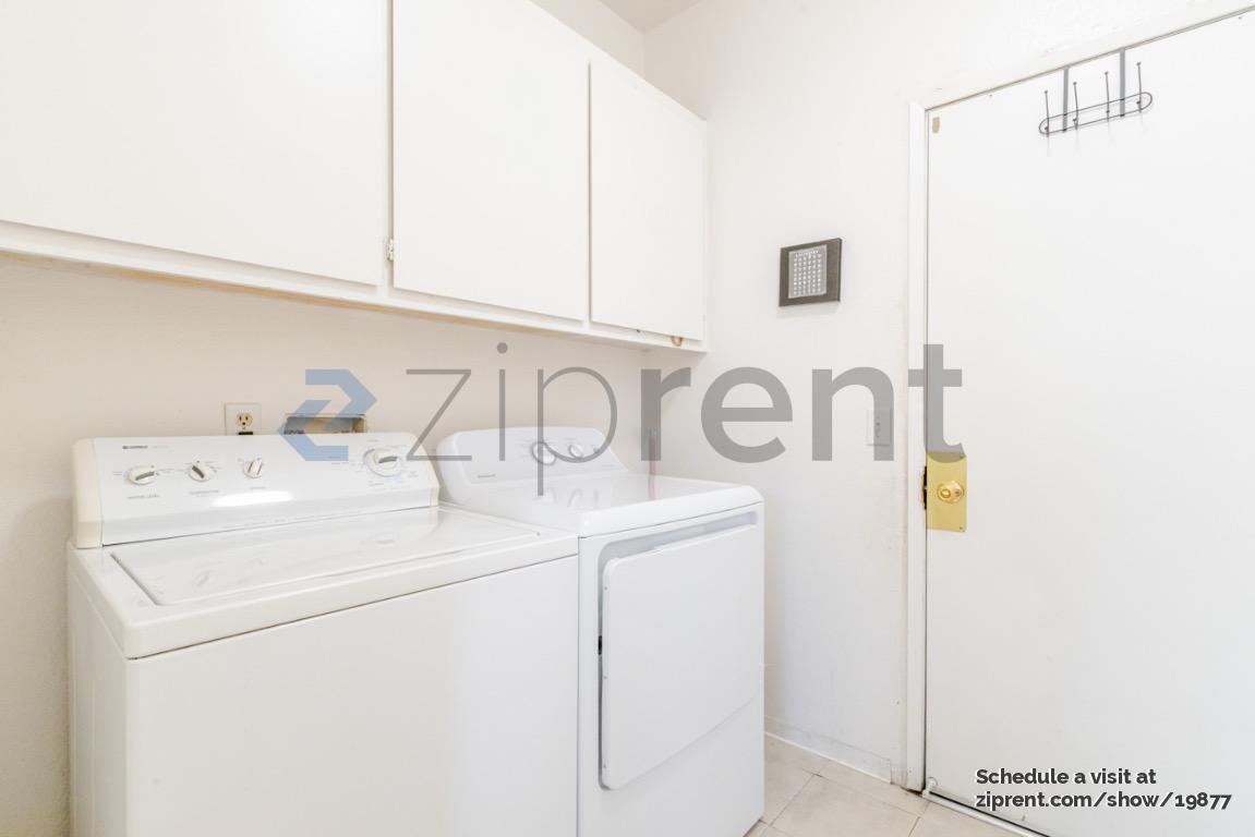 Building Photo - 401 Donaldson Ct