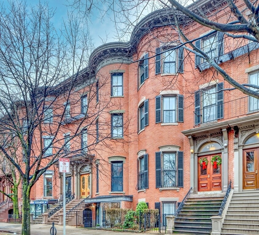 Building Photo - 670 Tremont St