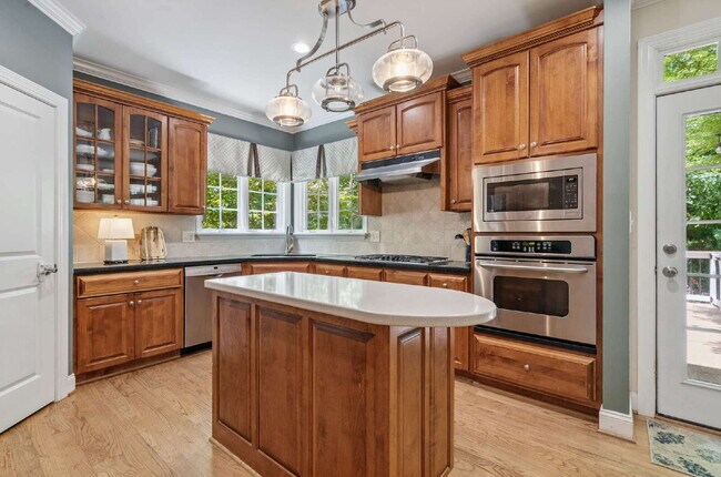 Building Photo - Furnished 4 Bed/3 Full Bath Home in Cary!