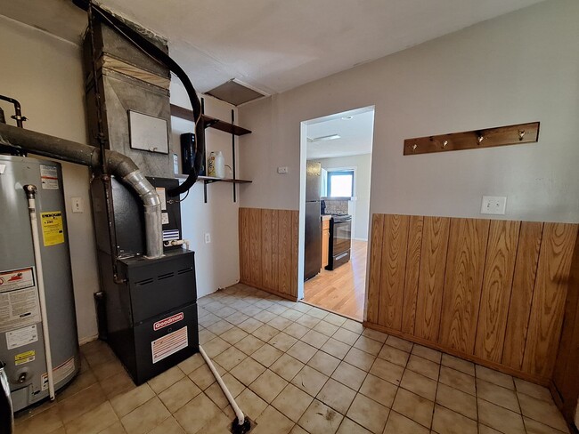Building Photo - Your next Home!!!  Charming Three Bedroom in Roseville